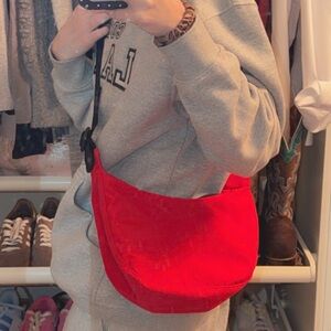 BAGGU small crescent Red Crossbody Bag